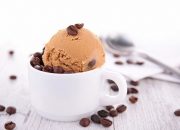 Cara Membuat Kopi dengan Es Krim untuk Pencuci Mulut